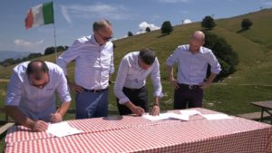 Firma accordo BrentonicoSki_01 19.07.2018